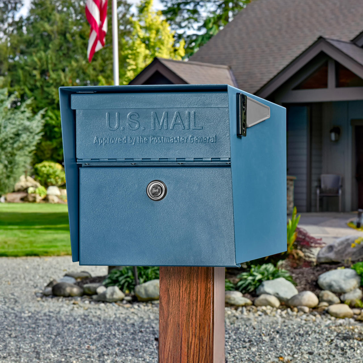 Close-up of anti-pry latch on Mail Boss 7584 highlighting robust locking mechanism.