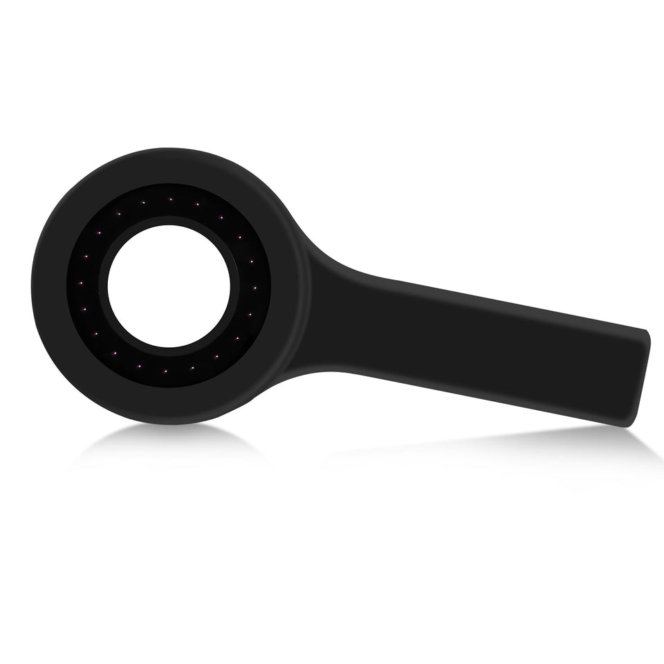 MAINENG Wood's Lamp M5130 in on mode enables portable fluorescence inspection