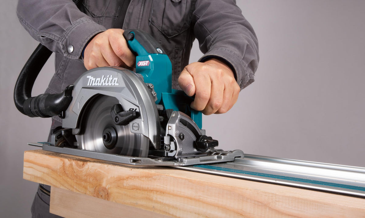 Makita 55-inch rail beside SP6000K for smooth, accurate cuts