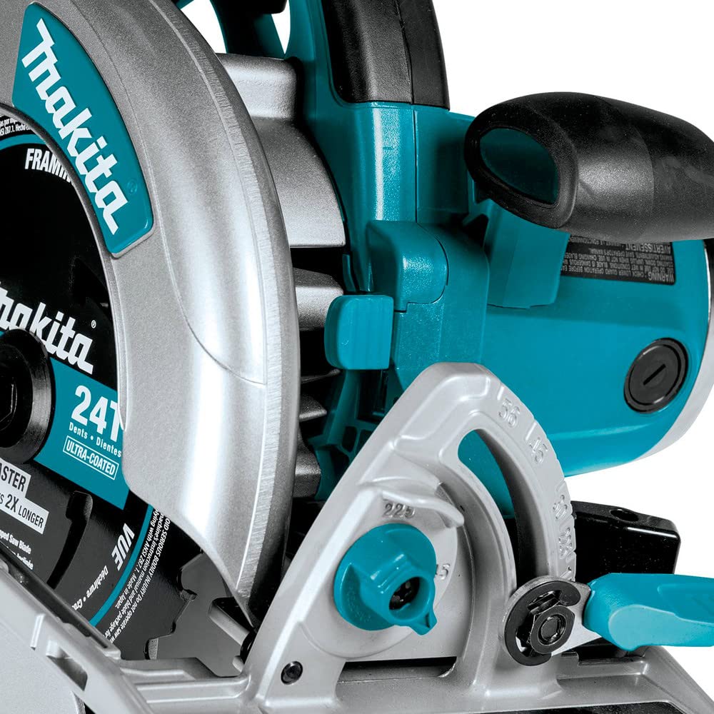 Makita 5007MG blade wrench included for quick blade changes.