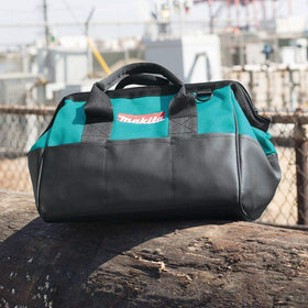 Makita 831253-8 contractor bag interior organization highlighting accessible compartments.