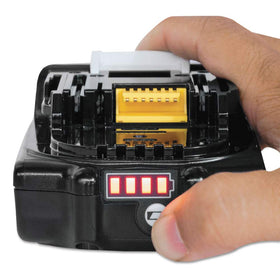 Makita BL1820B LED charge level indicator in use.