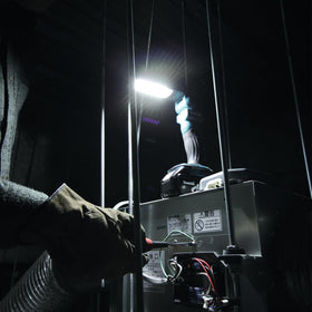 Makita DML801 12-LED mode runs up to 17 hours with a 5.0Ah battery.