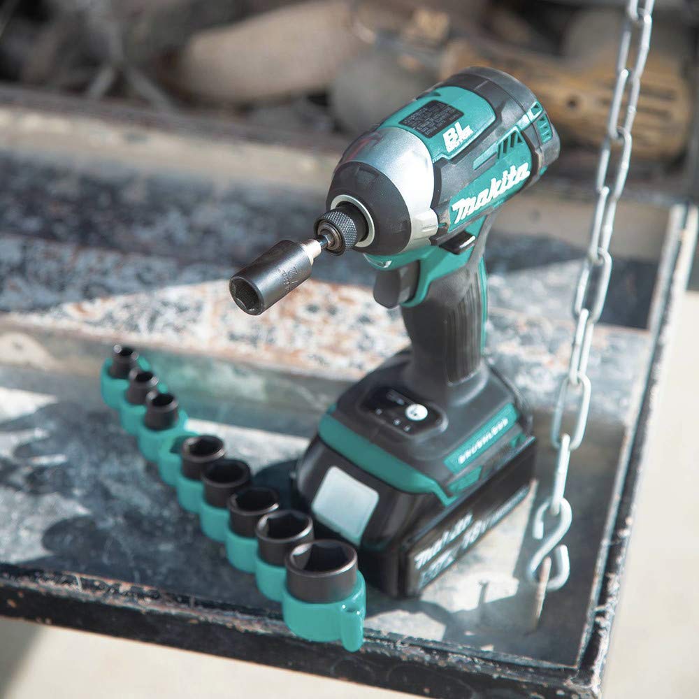 Makita E-01672 includes 3/8 drive to 1/4 hex shank adapter