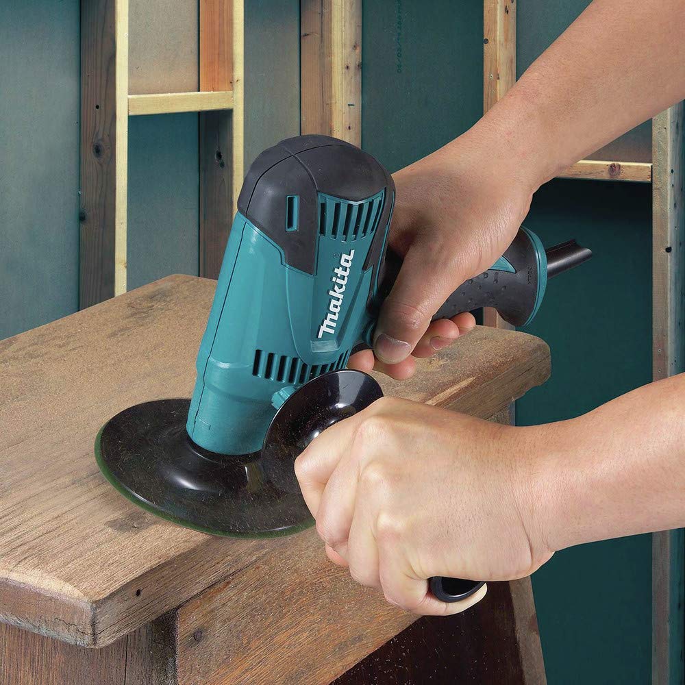 Makita GV5010 sander balance enhances precision during detailed work
