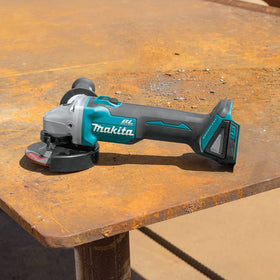 Automatic speed change tech in Makita XAG04Z for optimized torque