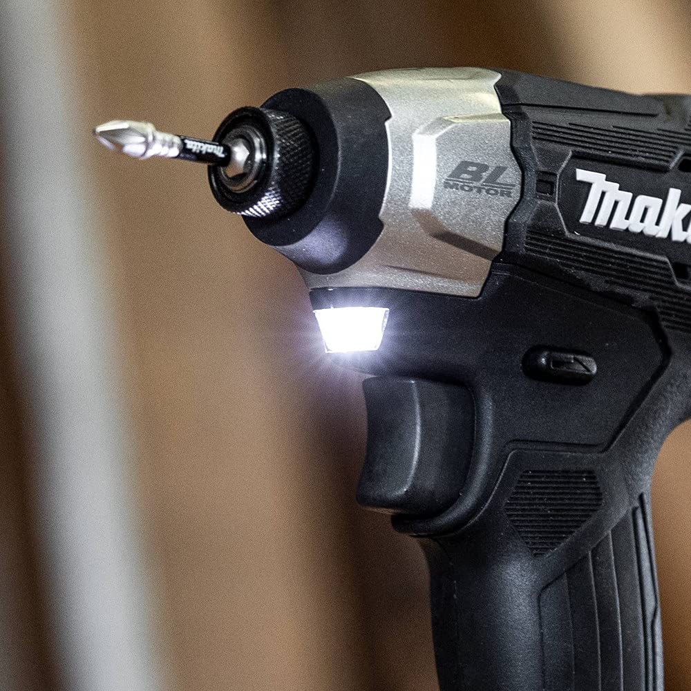 Makita XDT18ZB ergonomic handle for comfortable extended use