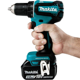 Makita XFD131 compact lightweight design reduces fatigue during prolonged use.
