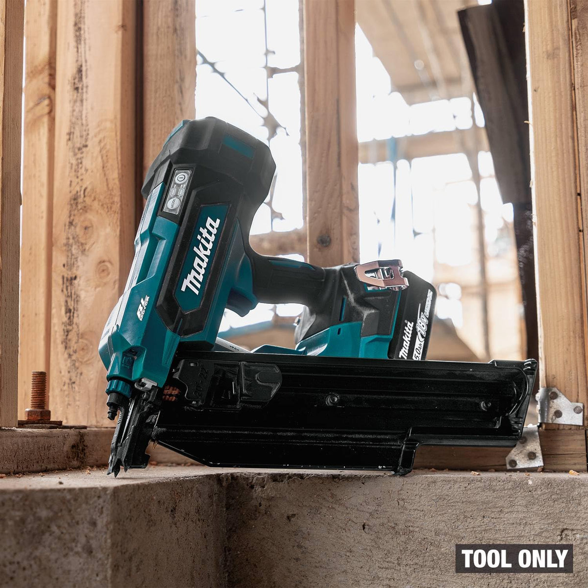 Makita XNB03Z anti-slip nose enables precise angled nailing