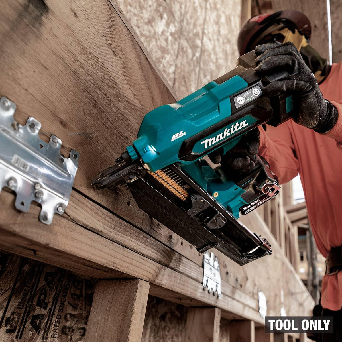 Makita XNB03Z ergonomic soft-grip handle for comfortable framing days