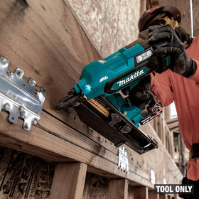 Makita XNB03Z ergonomic soft-grip handle for comfortable framing days