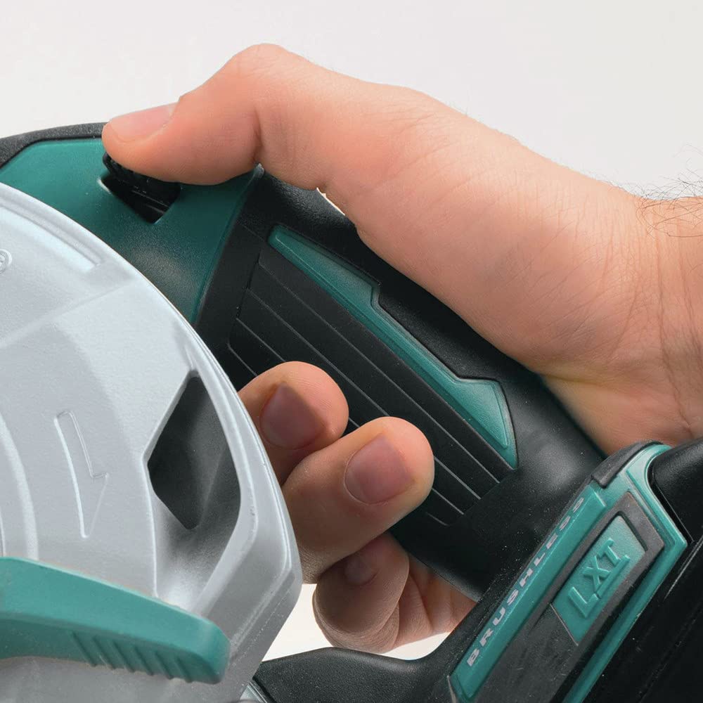 Makita XSH03Z compatible with 18V LXT and compact batteries