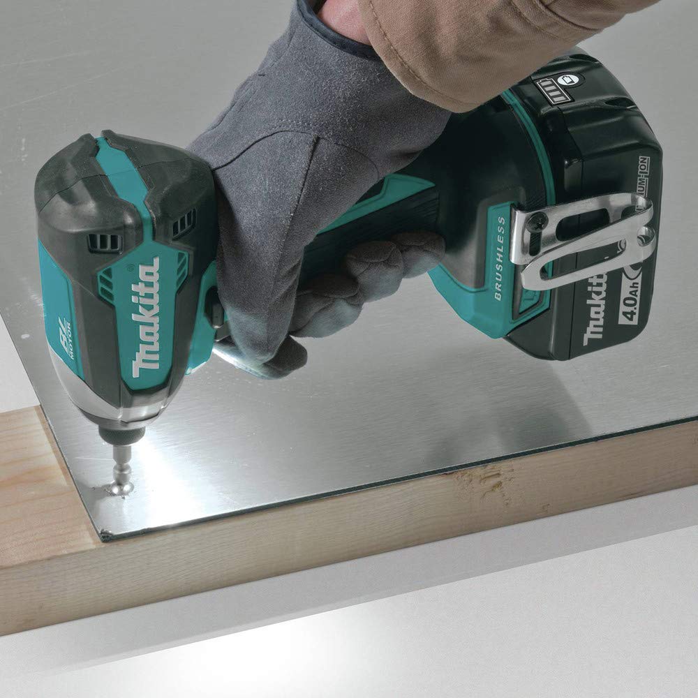 Makita XT269M blue combo kit display showing a two-tool setup.