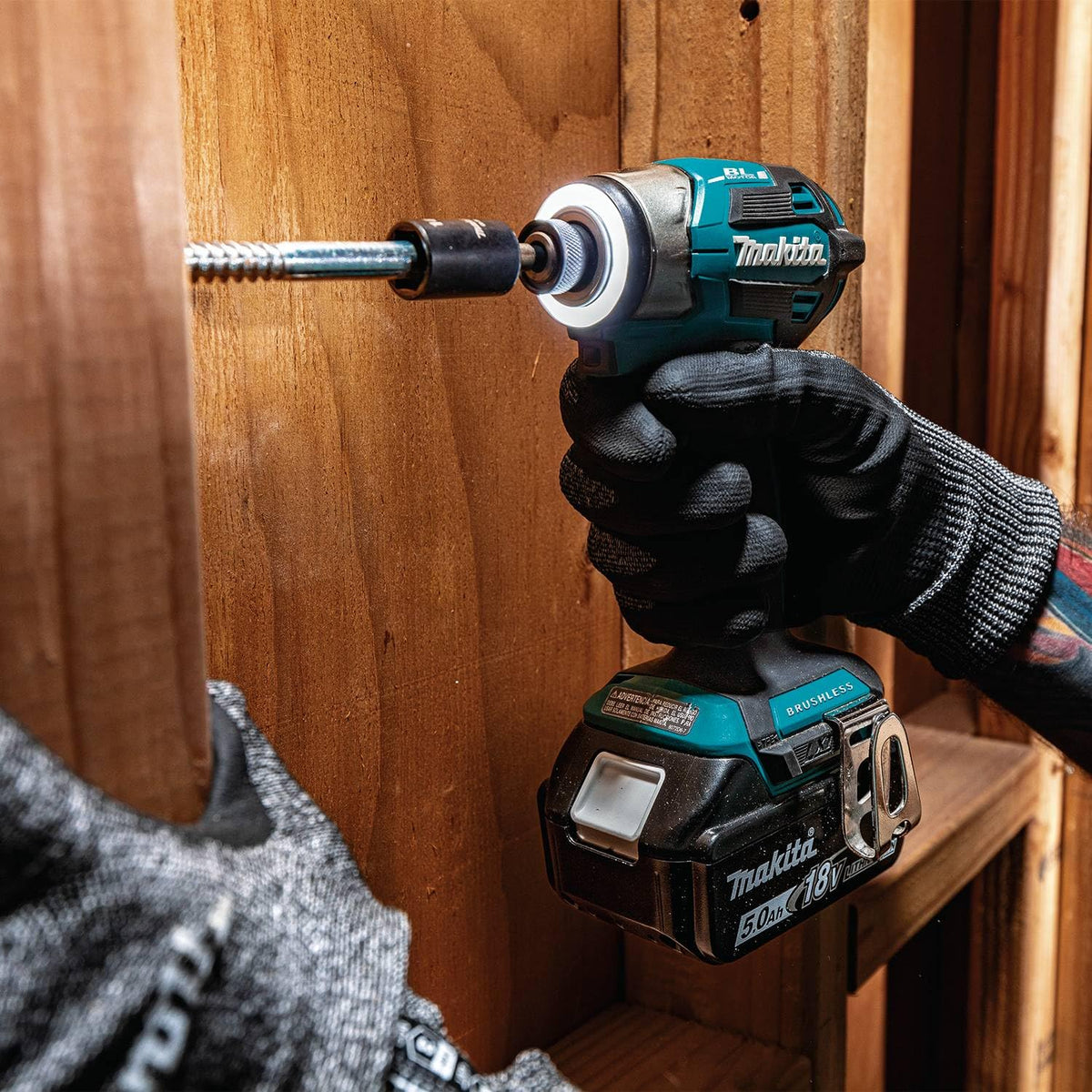 Makita XT297T ergonomic soft-grip design reduces fatigue during extended use.