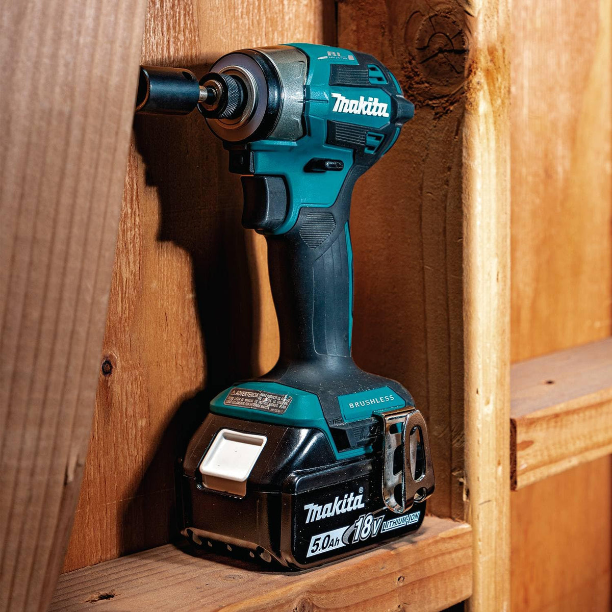 Makita XT297T rapid optimum charger cools batteries during fast charging.
