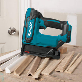 Makita XTP02Z compact design enables comfortable one-handed operation.