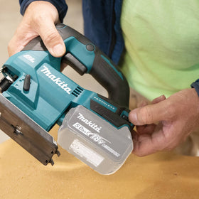 Makita XVJ04Z variable speed trigger for precise control