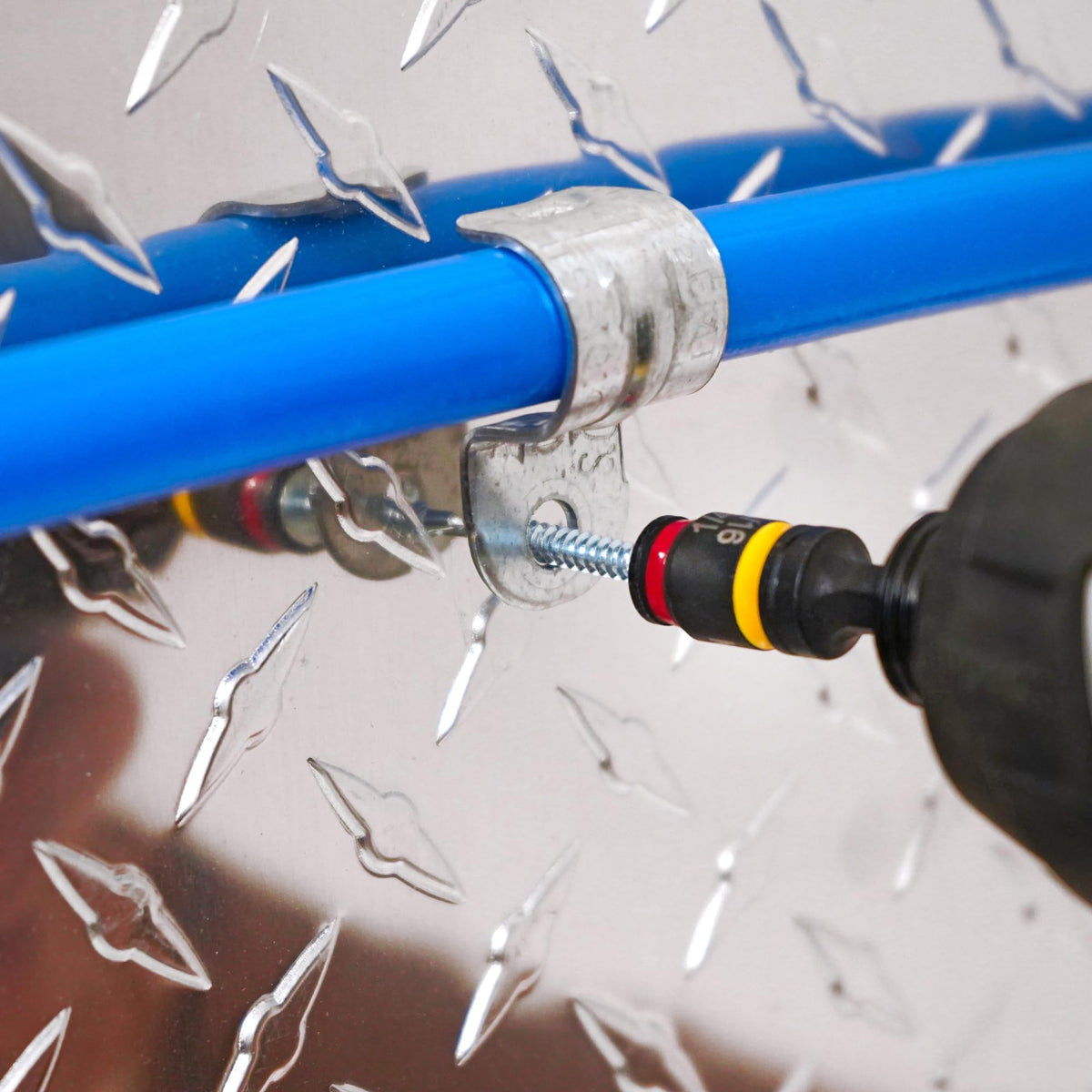 Malco C-RHEX MSHC easy-clean magnet keeps bits secure during work.
