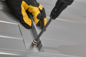 Malco IMSHXLC easy-clean magnet feature shown for clearing metal shavings