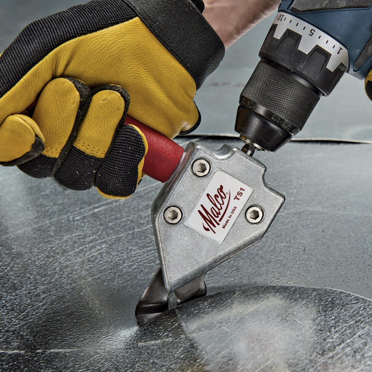 Malco TS1 offset head enables safe, controlled cuts.
