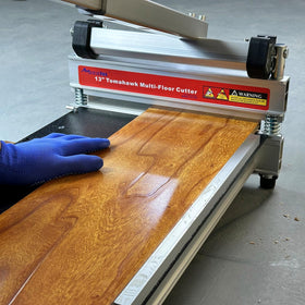 MANTISTOL floor cutter operates dust-free for cleaner installation sites.