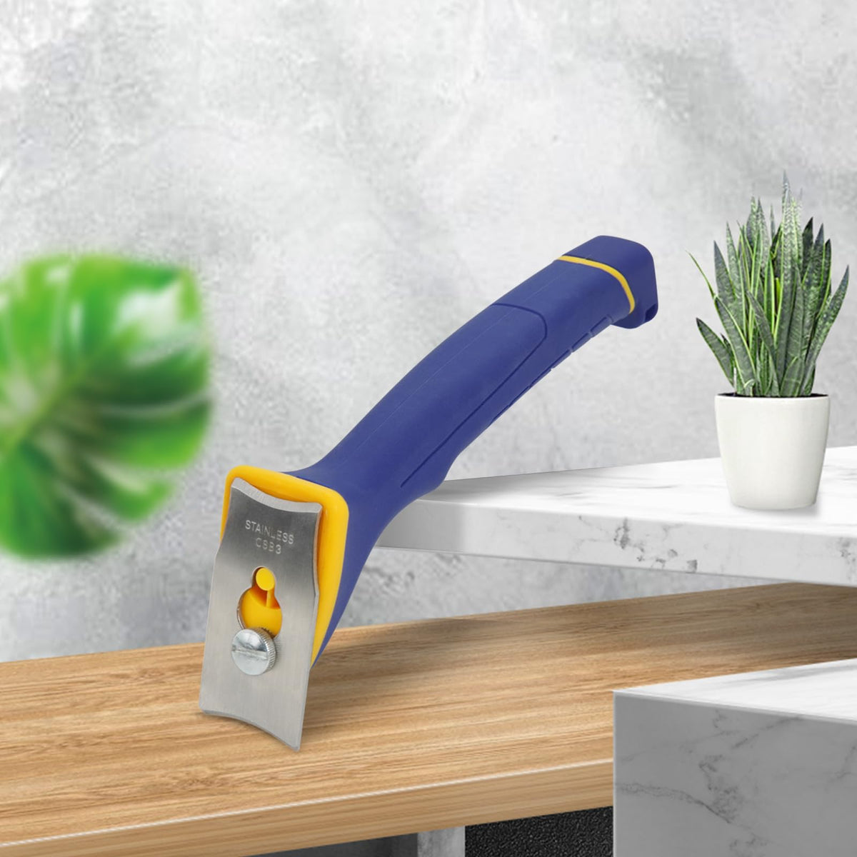 MANUFORE rounded contoured wood surface scraping with precision.