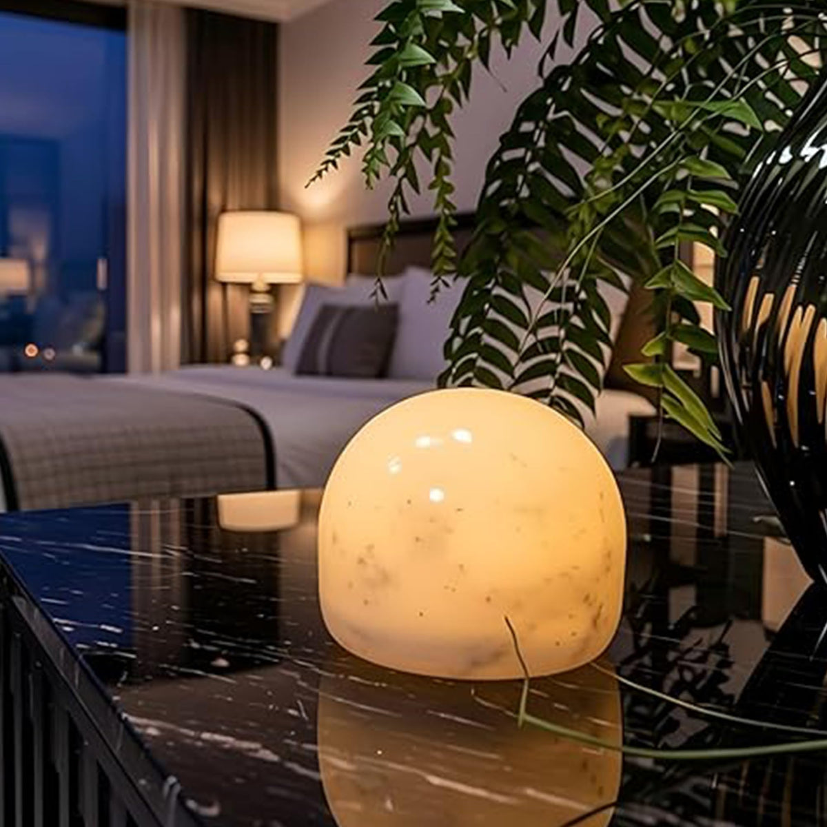 Marmor Marble Lamp Type-C charging port supports cordless use.
