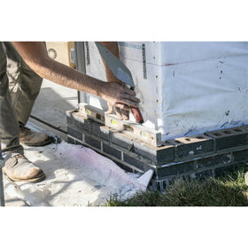 MARSHALLTOWN London forged steel blade ensures durability under heavy use.