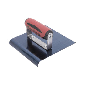 DuraSoft ergonomic handle on the MARSHALLTOWN edger for comfortable use.