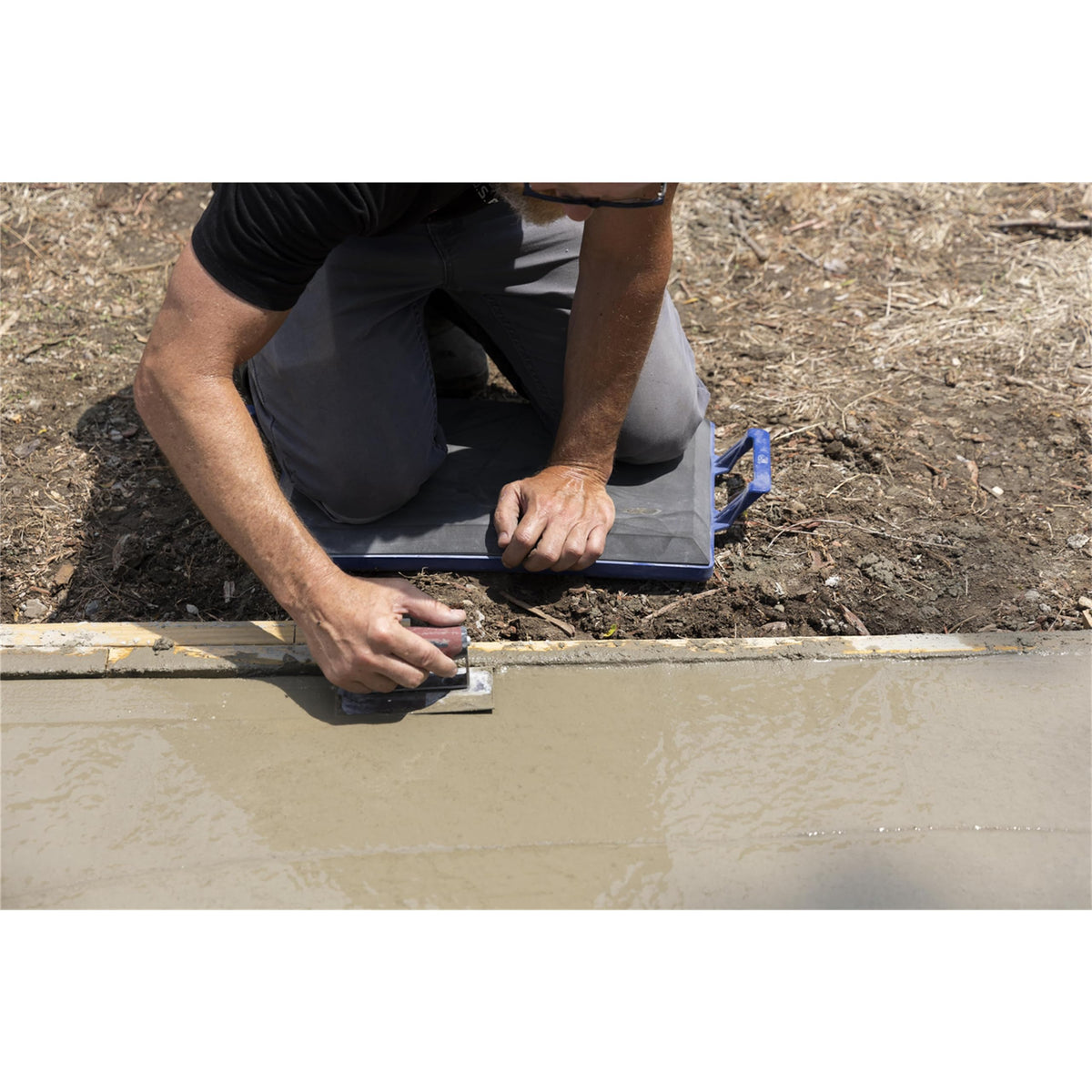 Marshalltown kneeler board deep cushion for knee comfort during long pours