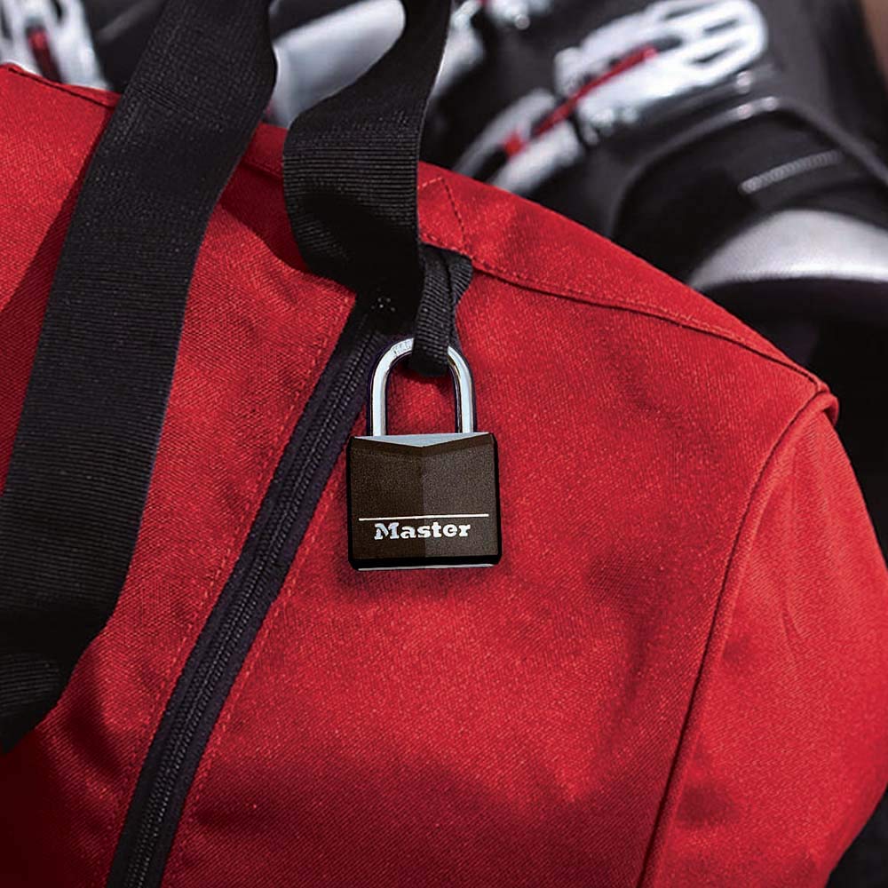 Master Lock 131Q hardened steel shackle for enhanced cut resistance.