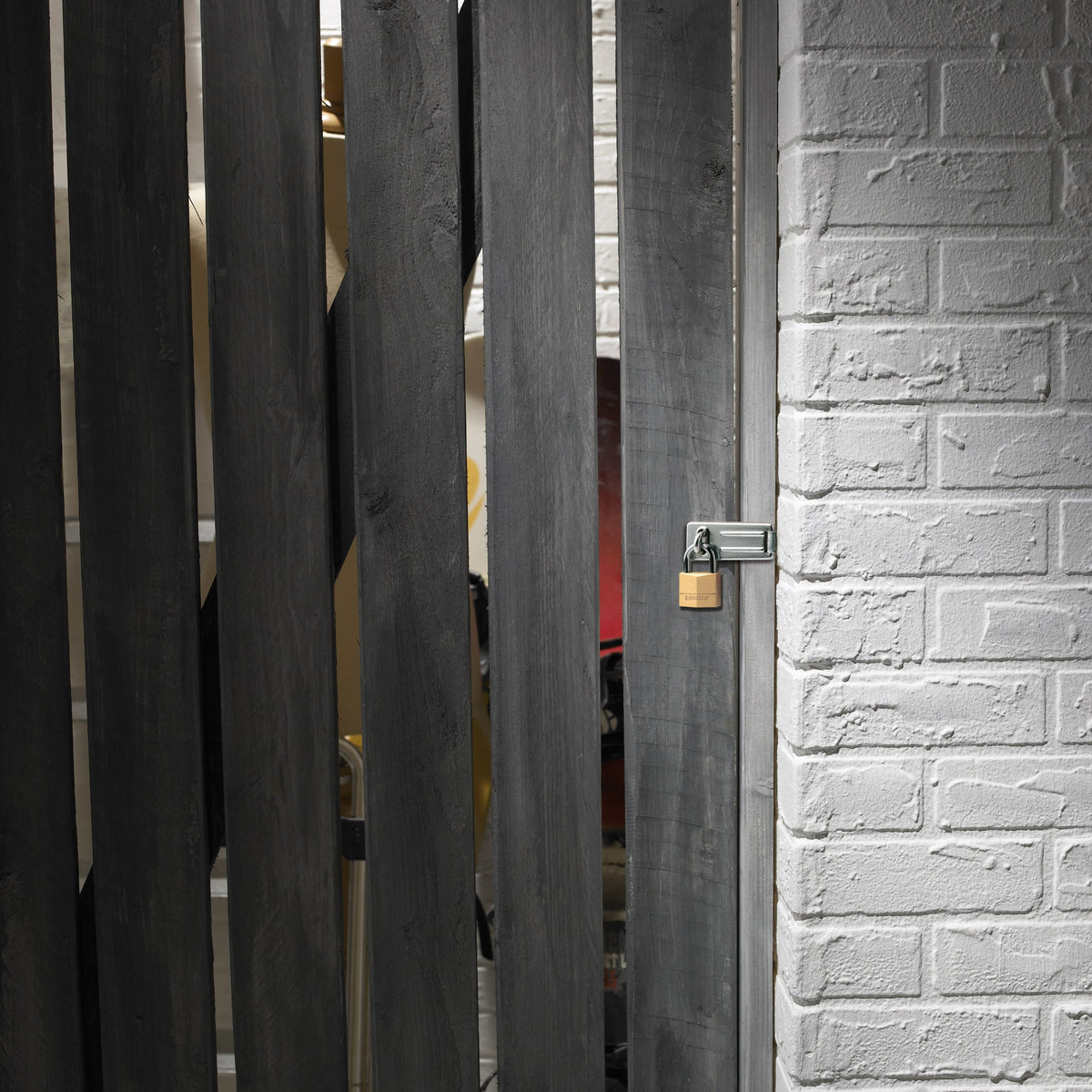 Master Lock 140T padlock 4-pin cylinder helps deter picking