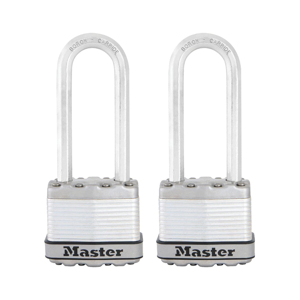 Master Lock M1XTLJ laminated body close-up showing rugged outdoor security.