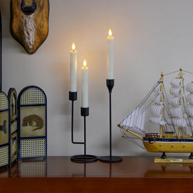 Mavandes dripping-wax effect candle adds realistic decor detail