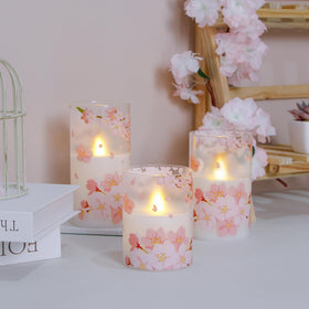 Mavandes real-wax look candle with bright, lifelike glow