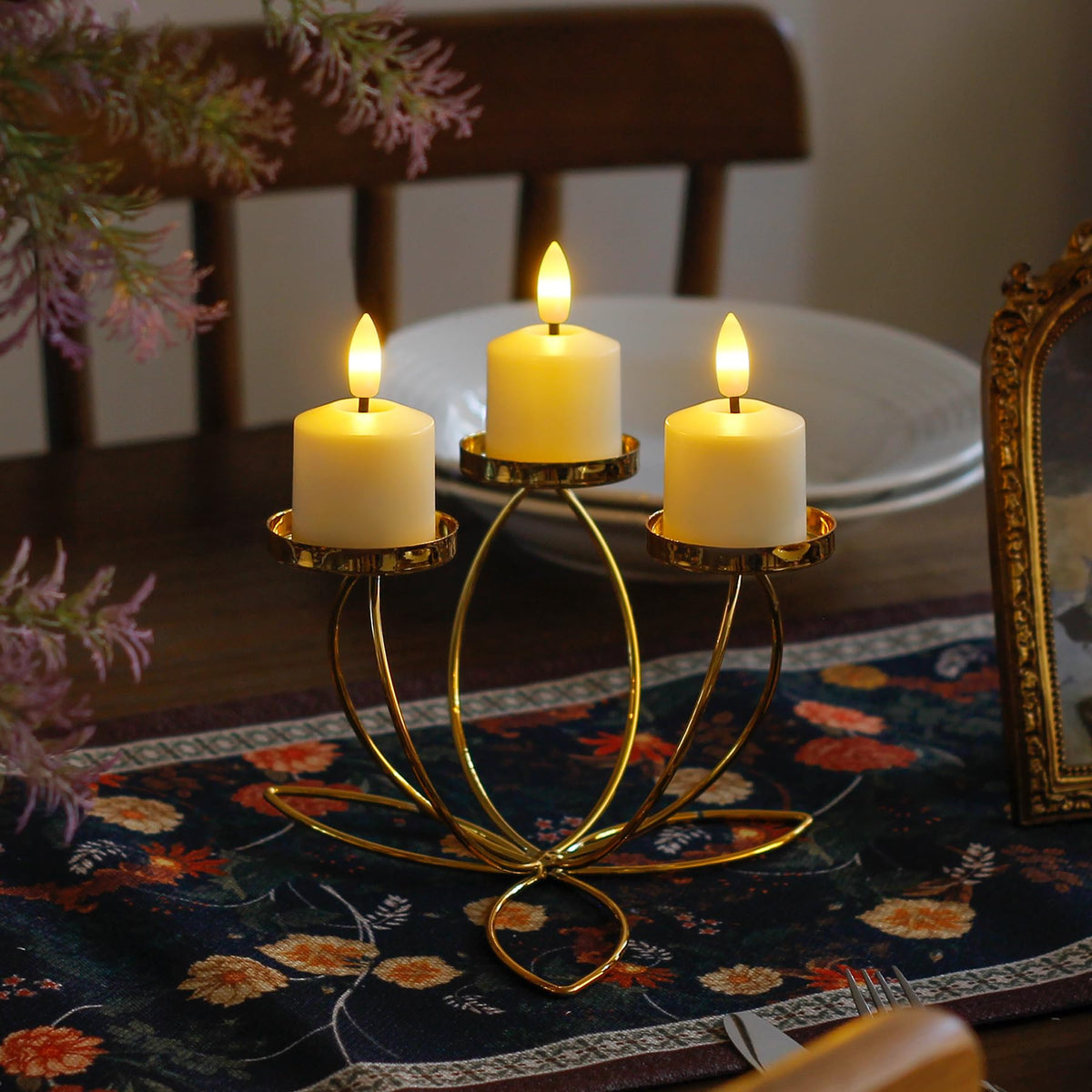 Mavandes tealight candle provides flicker or steady light modes for different moods.