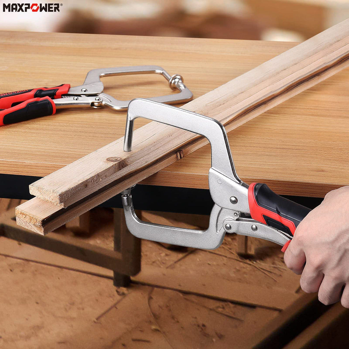 MAXPOWER no-mar swivel pads ensure even clamping on delicate workpieces.