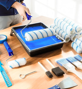 MAXWAVE in-use on wall demonstrates versatile kit in action.