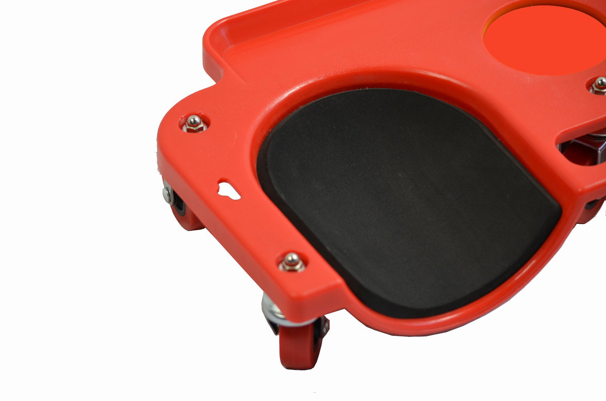 MaxWorks MaxxHaul built‑in tray holder keeps tools within reach.