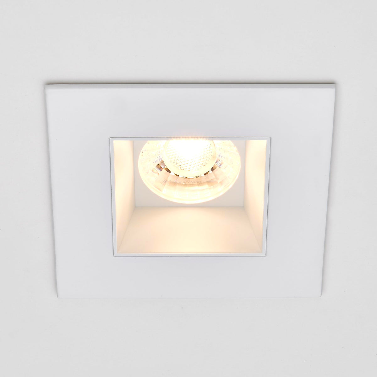 Maxxima damp-rated downlight suitable for moisture-prone areas