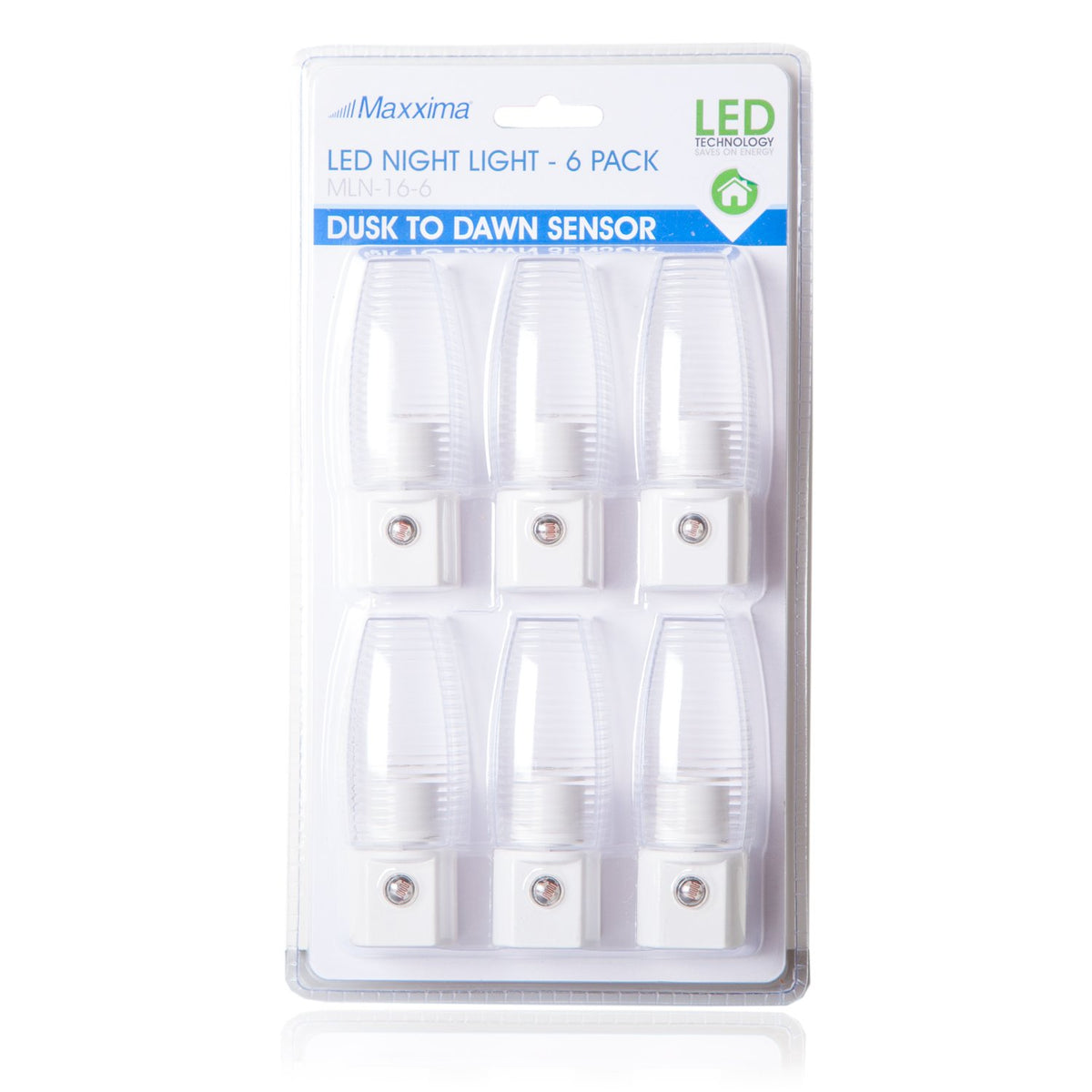 Auto-on night light by Maxxima MLN-16 for easy navigation