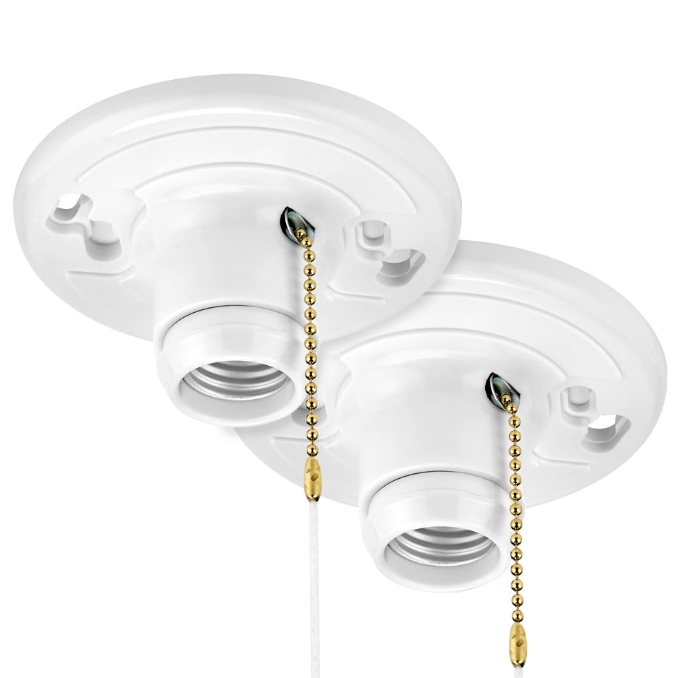 Maxxima plastic lamp holder front view showing overall design and pull chain