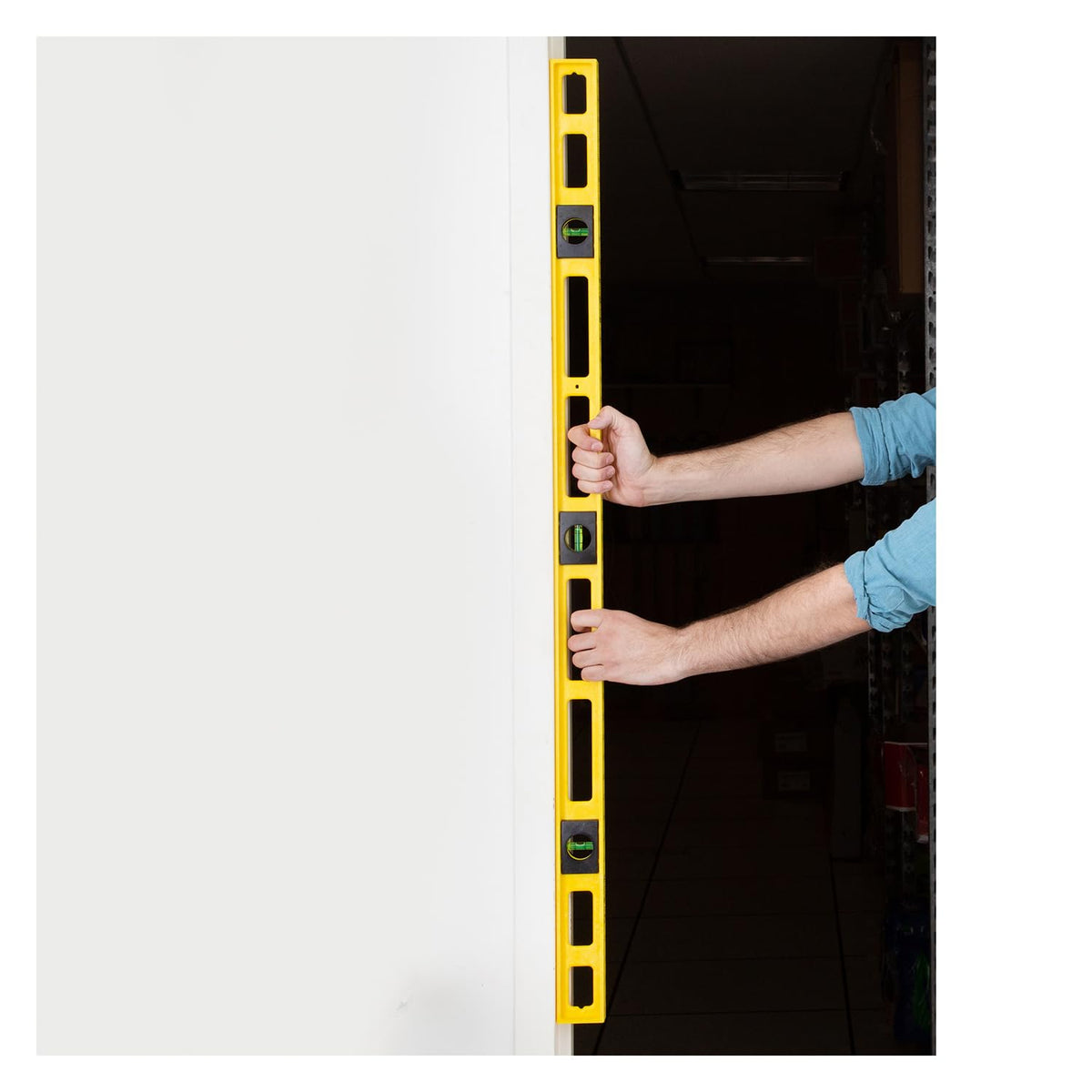Mayes 4-foot level withstands jobsite wear while protecting painted finishes and delicate surfaces