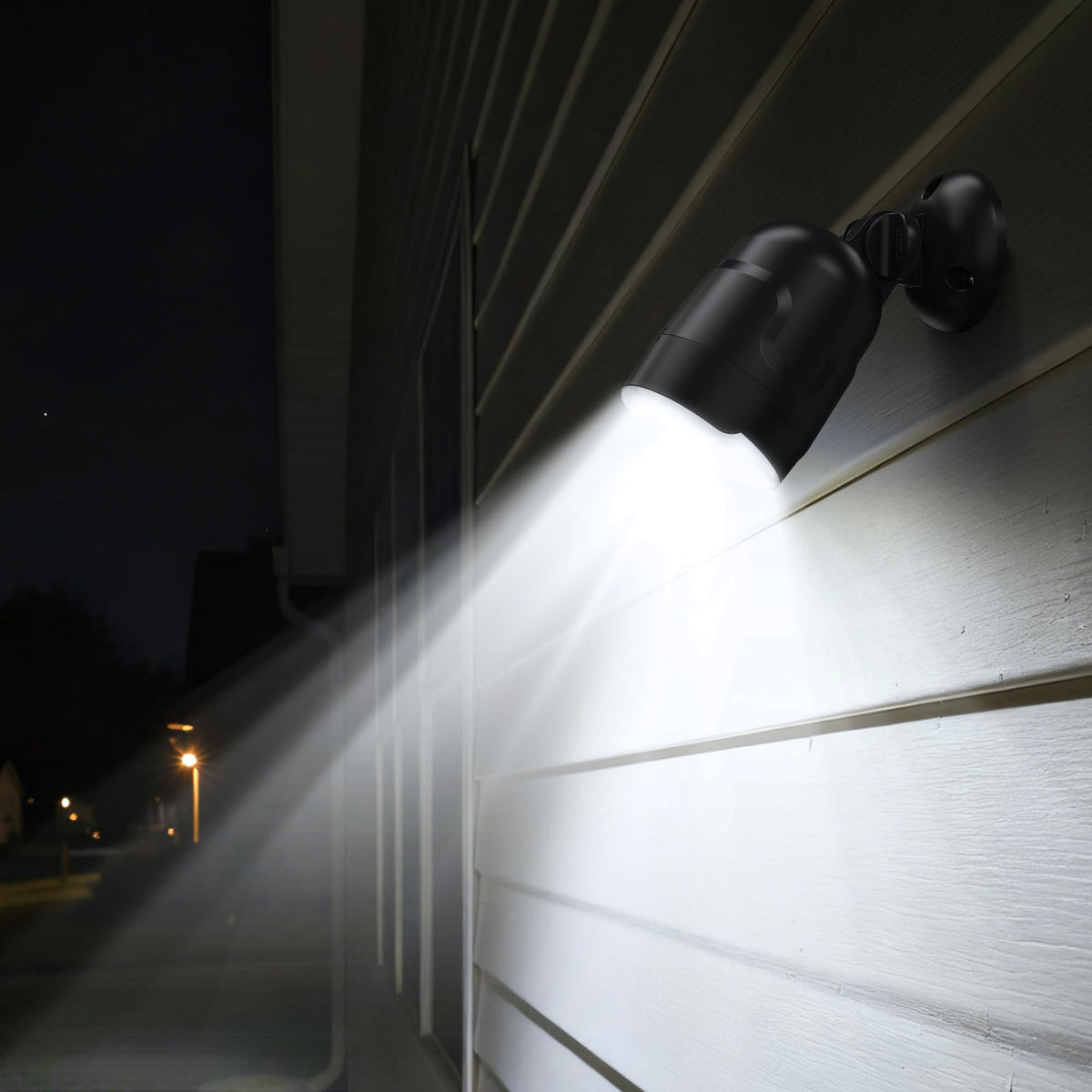 Mecanto 600-lumen output brightens driveways and porches