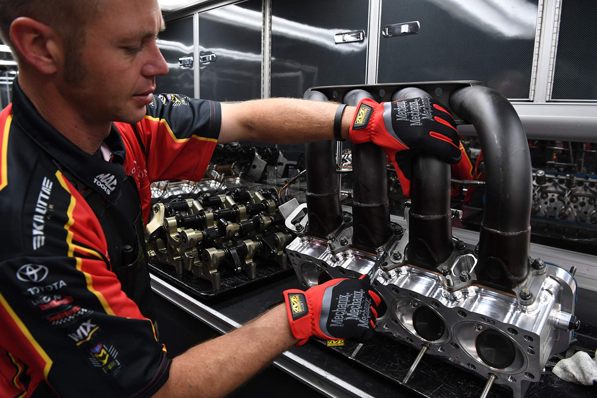 Mechanix Wear FastFit gloves are touchscreen capable for seamless device use.