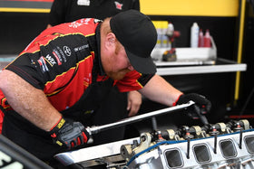 Mechanix Wear Shop Apron water-resistant design suits spill-prone tasks