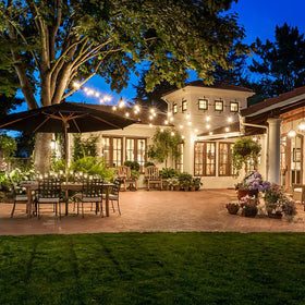 Meconard long-life bulbs designed for up to 25,000 hours