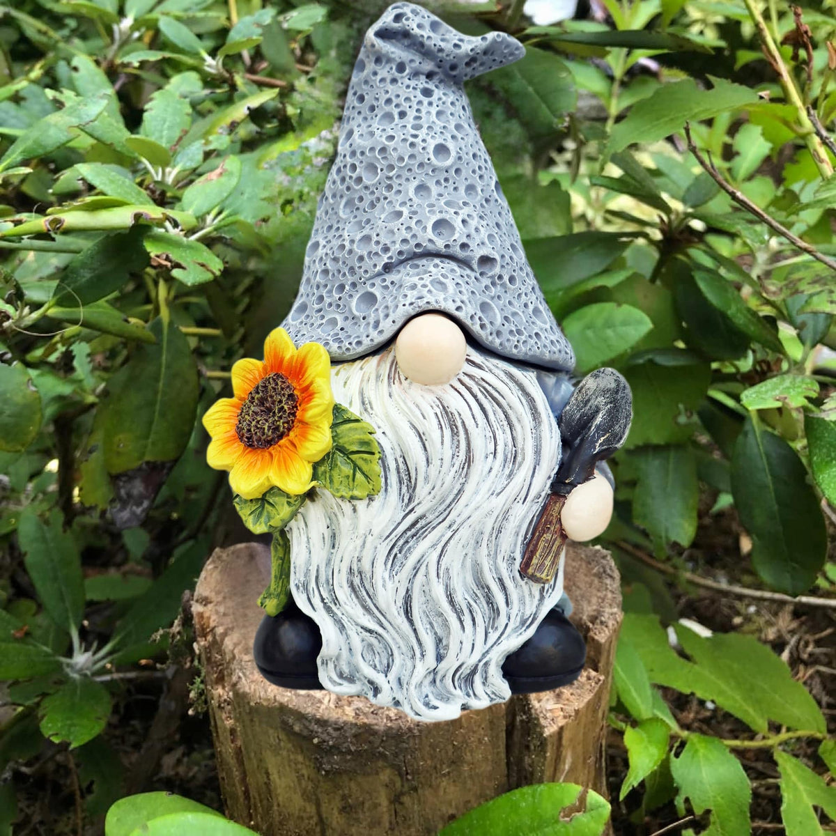 Memeyou outdoor key holder gnome blends into lawn landscape