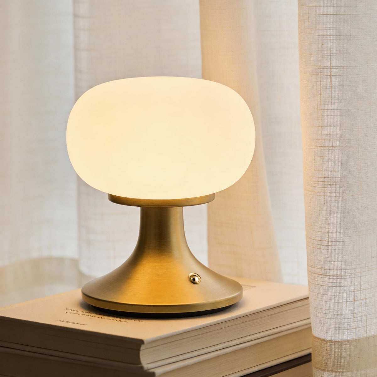 MEORA cordless lamp with milky-white glass shade for warm, diffuse lighting