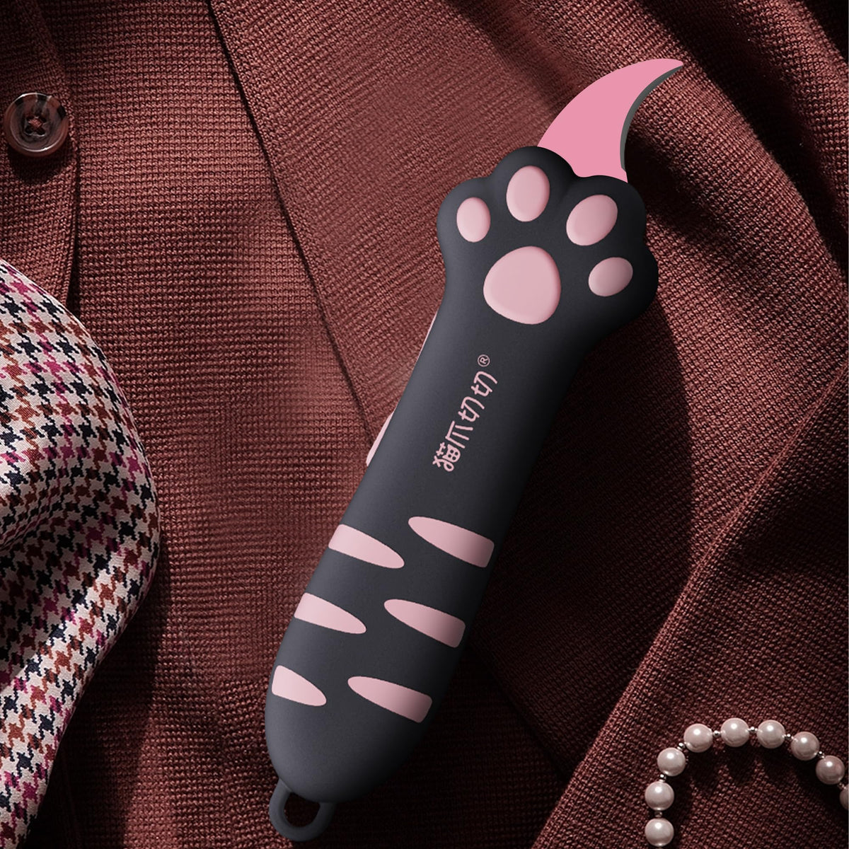 MEOWKIT Cat Paw Box Cutter shows soft-touch handle for confident grip.